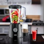 Blender BX430J-B5 crushing ice and blending fruit smoothie